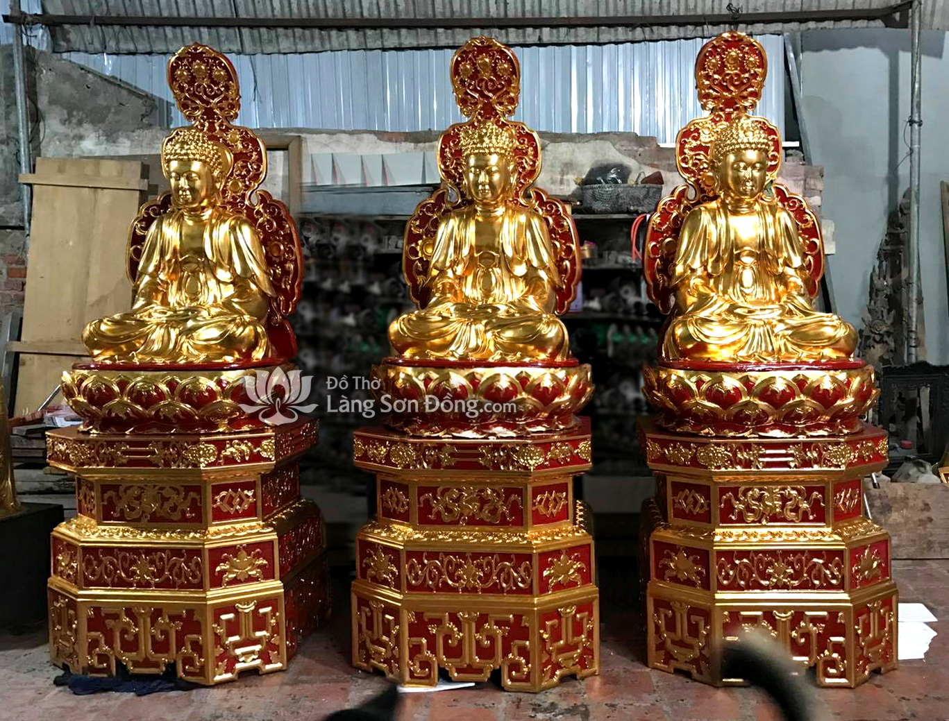 Tượng Tam Thế Phật sơn son thếp vàng sử dụng chất liệu sơn nào?
