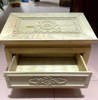 Bàn tụng Kinh gỗ Dổi, hoạ tiết Bát Cát Tường