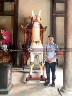 Ngựa Thờ Gỗ