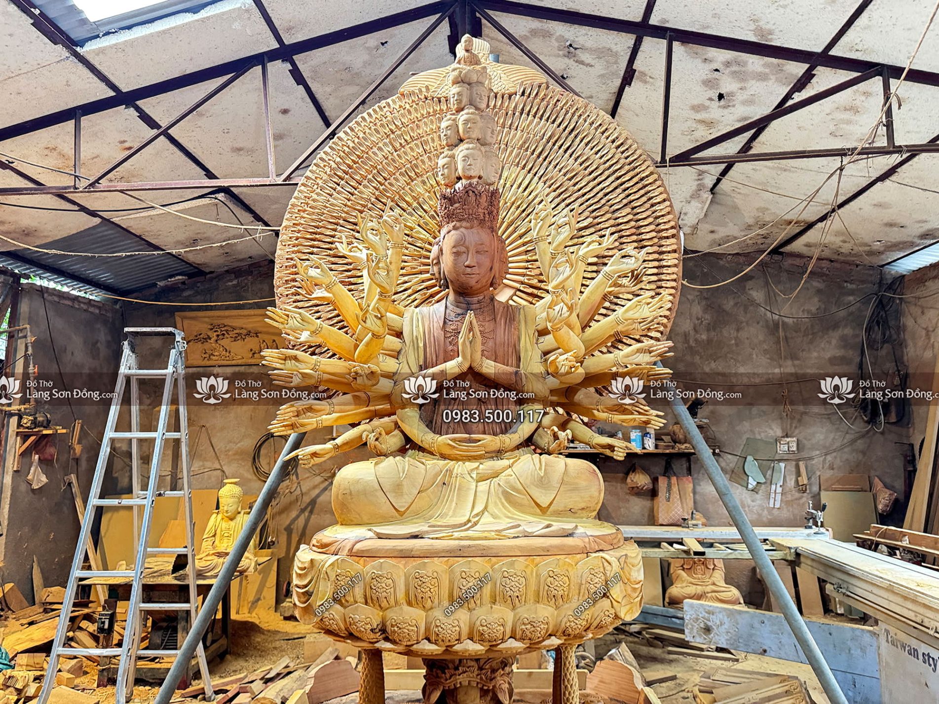 Tôn tượng Thiên Thủ Thiên Nhãn chế tác theo mẫu tượng cổ Chùa Bút Tháp