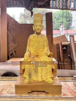 Tượng đức Thánh Trần Mộc
