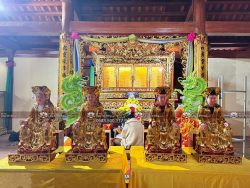 Tượng Tứ Phủ Chầu Bà Và Khám