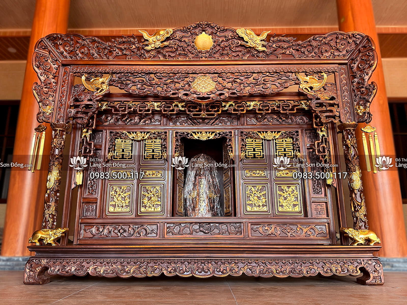 Khám thờ cỡ đại sơn thếp giả cổ
