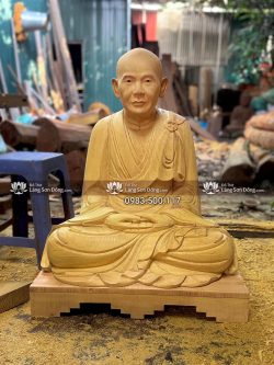Tượng Tổ Ta